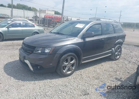 2016 Dodge Journey Crossroad z USA, uszkodzony, nr VIN 3C4PDCGB2GT240028